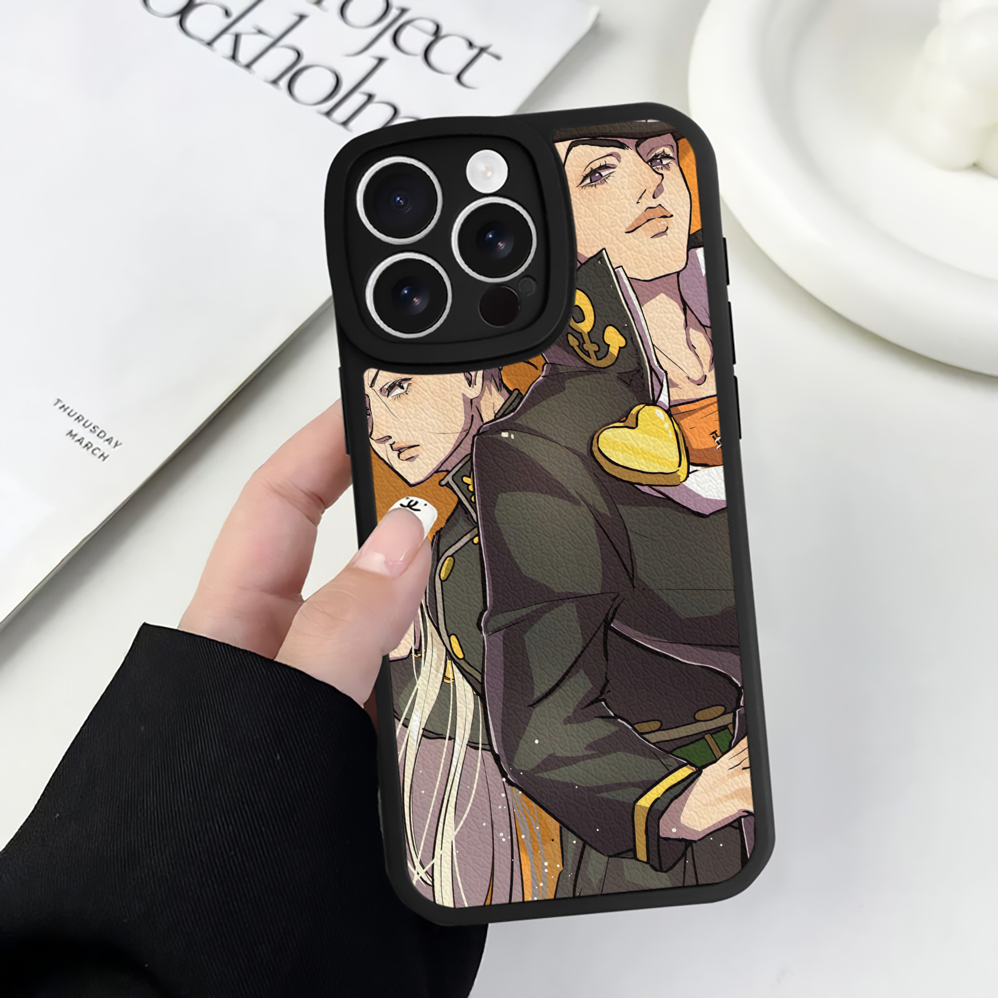（画像用） ジョジョの奇妙な冒険 JoJo's Bizarre Adventure 【iPhone 16シリーズ対応】シリコンスマホケース（レザー調） 材質：シリコン